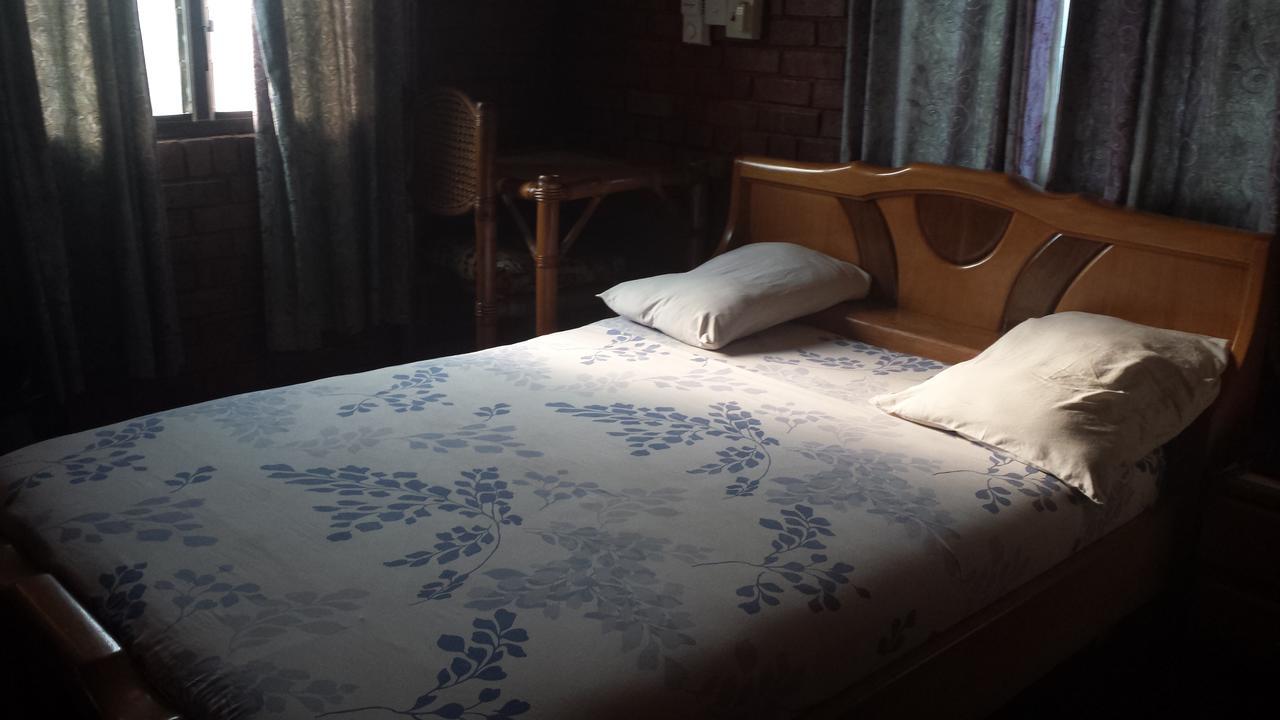 Joy Family Lodge Amasaman Zimmer foto